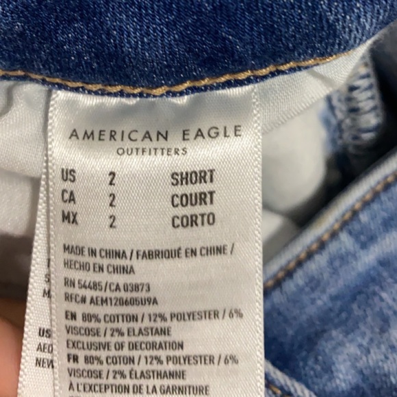 Brand new American Eagle size 2 gently used ripped jeans - Picture 4 of 7